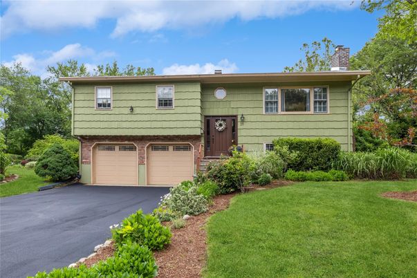 Attached, Exterior, Facade, Raised Ranch