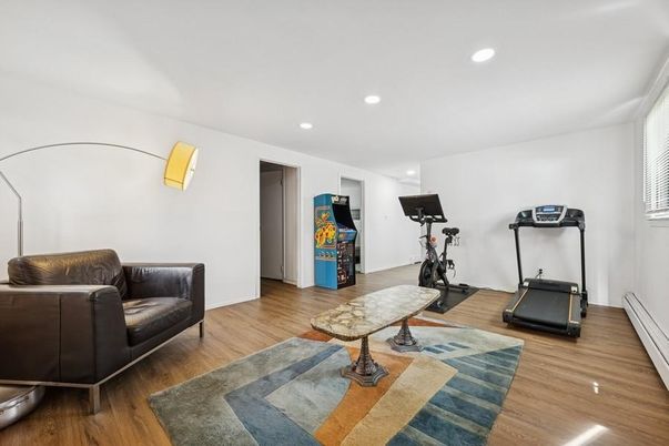 Fitness Equipment, Interior, Recessed Lighting, Wood Texture Flooring