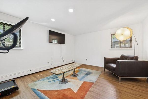 Interior, Recessed Lighting, Wood Texture Flooring