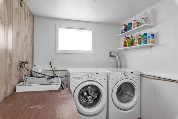 Interior, Washer, Wood Texture Flooring