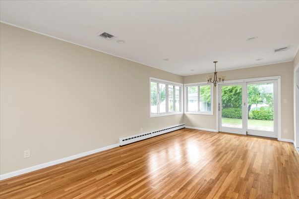 Empty room, Interior, Pendant Lights, Wood Texture Flooring