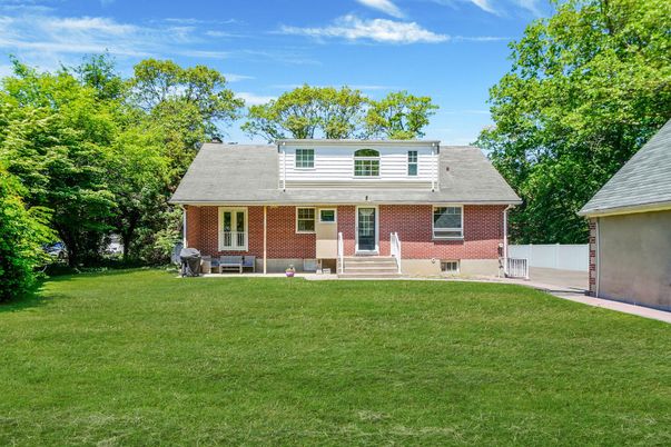 Backyard, Exterior, Facade, Brick Facade, Cape Cod