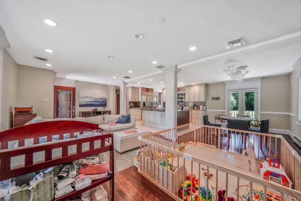 Chandelier, Dining room, Interior, Kitchen, Living room, Recessed Lighting, Wood Texture Flooring