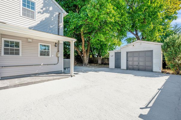 Detached Garage, Exterior
