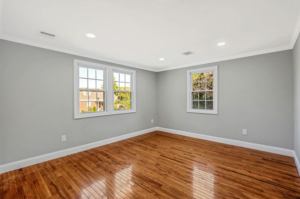 Empty room, Interior, Recessed Lighting, Wood Texture Flooring
