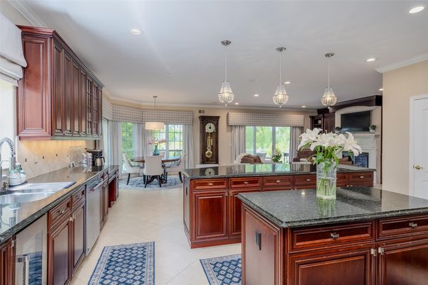 Dining room, Interior, Kitchen, Pendant Lights, Recessed Lighting, Stainless Steel Appliances