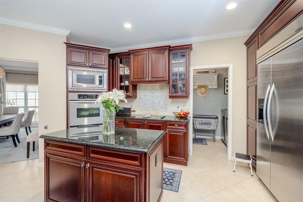 Dining room, Interior, Kitchen, Recessed Lighting, Stainless Steel Appliances