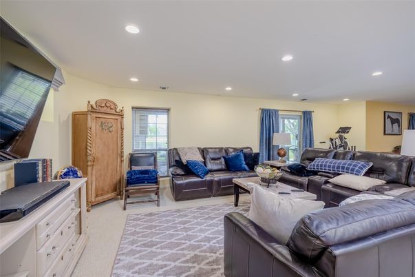 Fitness Equipment, Interior, Living room, Recessed Lighting