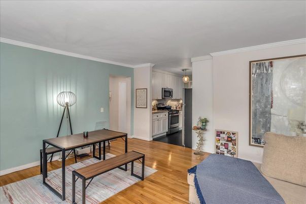 Dining room, Interior, Kitchen, Stainless Steel Appliances, Wood Texture Flooring