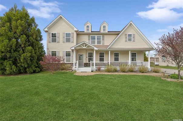 Backyard, Exterior, Facade, Farmhouse