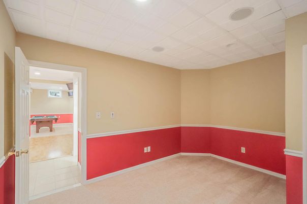Empty room, Interior, Recessed Lighting