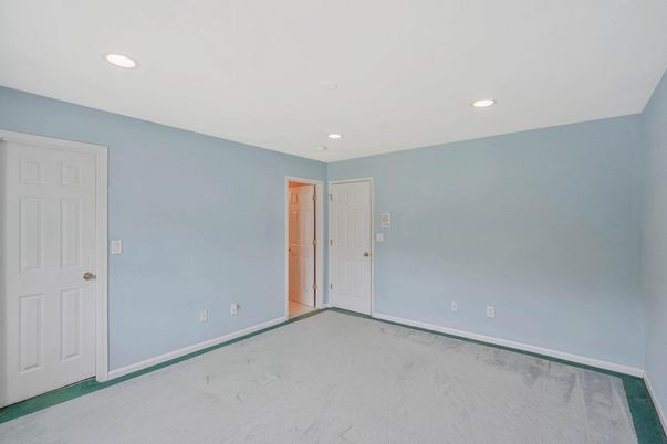 Empty room, Interior, Recessed Lighting