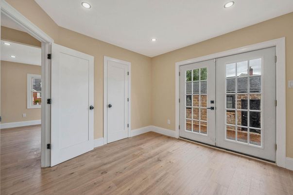 Empty room, Interior, Recessed Lighting, Wood Texture Flooring