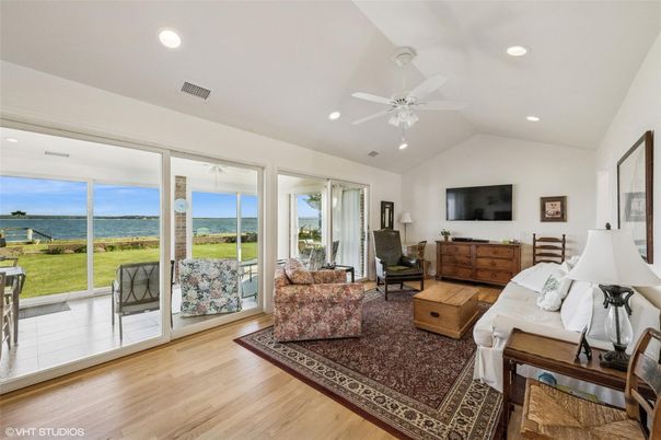Interior, Living room, Recessed Lighting, Water, Wood Texture Flooring