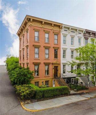 Exterior, Facade, Brownstone