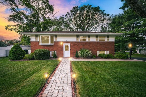 Exterior, Facade, Brick Facade, Raised Ranch