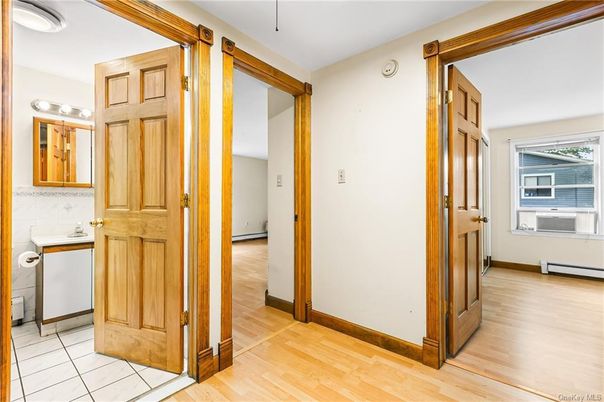 Interior, Washer, Wood Texture Flooring