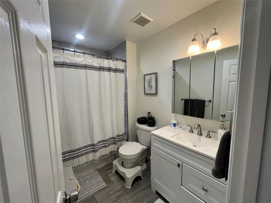 Bathroom, Interior, Recessed Lighting, Wood Texture Flooring
