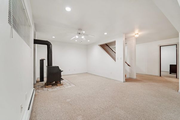 Empty room, Interior, Recessed Lighting