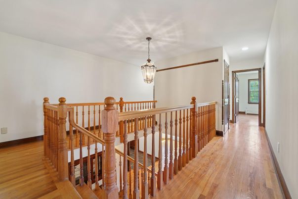 Interior, Pendant Lights, Recessed Lighting, Wood Texture Flooring