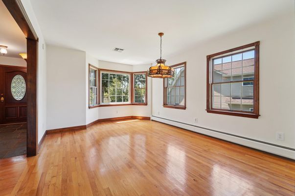 Empty room, Interior, Pendant Lights, Wood Texture Flooring