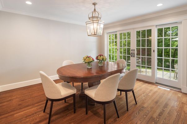 Chandelier, Dining room, Interior, Recessed Lighting, Wood Texture Flooring
