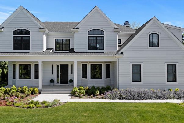 Exterior, Facade, Farmhouse