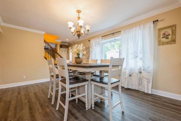 Chandelier, Dining room, Interior, Recessed Lighting, Wood Texture Flooring
