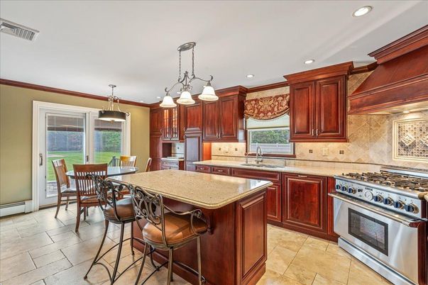 Chandelier, Dining room, Interior, Kitchen, Pendant Lights, Recessed Lighting, Stainless Steel Appliances