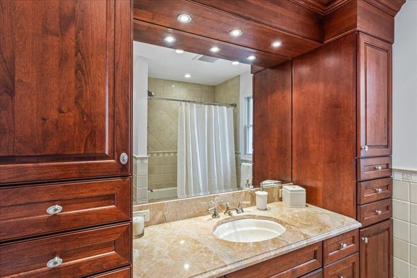 Bathroom, Interior, Recessed Lighting