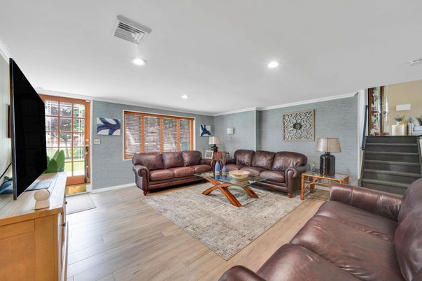 Interior, Living room, Recessed Lighting, Wood Texture Flooring