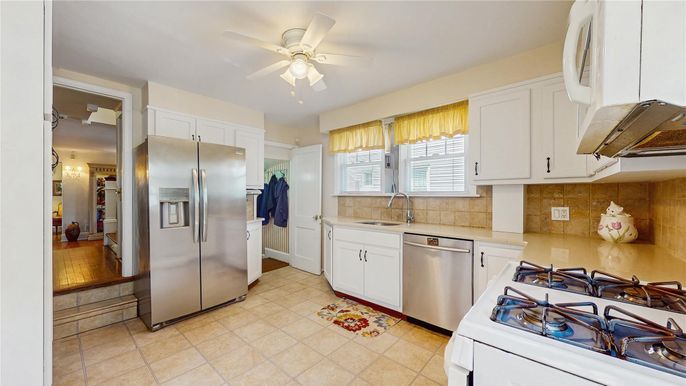 Interior, Kitchen, Stainless Steel Appliances
