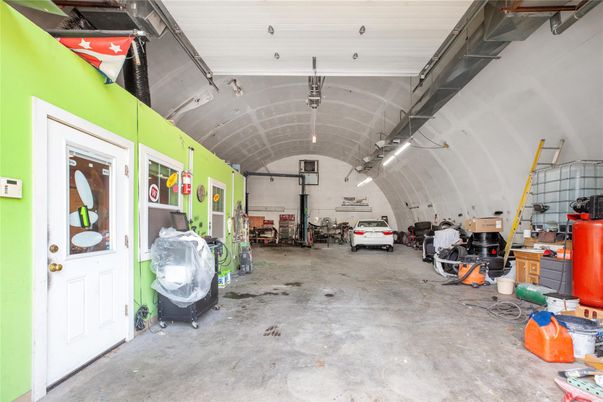 Garage, Interior