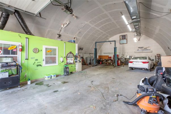 Garage, Interior