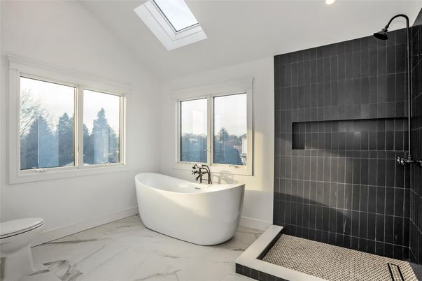 Bathroom, Free Standing Baths, Interior, Marble, Recessed Lighting, Water