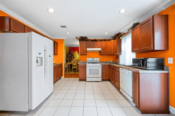 Dining room, Interior, Kitchen, Recessed Lighting, Wood Texture Flooring