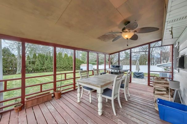 Dining room, Interior, Sun Room, Wood Texture Flooring