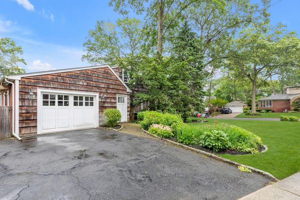 Detached Garage, Exterior