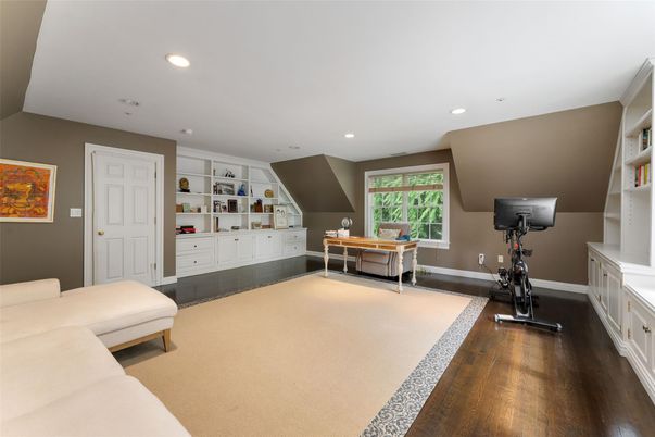 Fitness Equipment, Interior, Recessed Lighting, Wood Texture Flooring