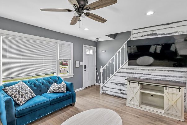 Interior, Recessed Lighting, Wood Texture Flooring