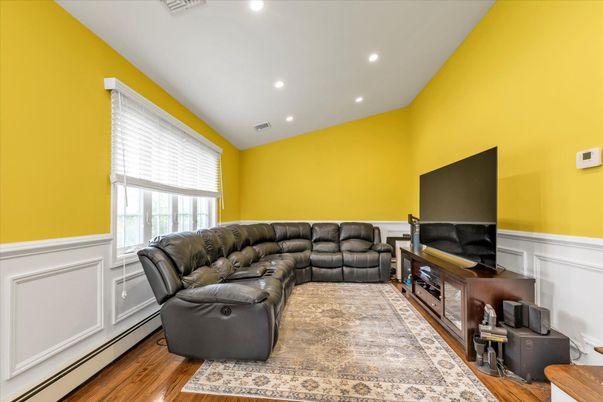 Interior, Living room, Recessed Lighting, Wood Texture Flooring