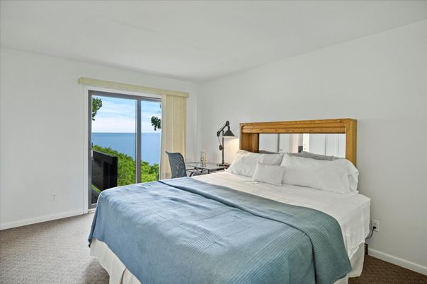Bedroom, Interior, Water