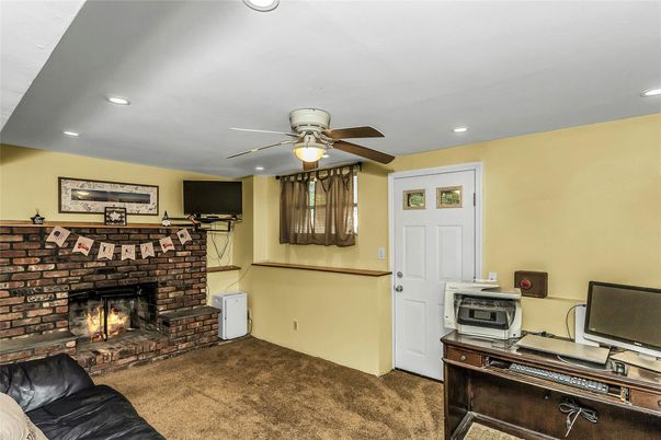 Fireplace, Interior, Recessed Lighting