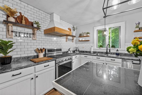 Interior, Kitchen, Pendant Lights, Stainless Steel Appliances