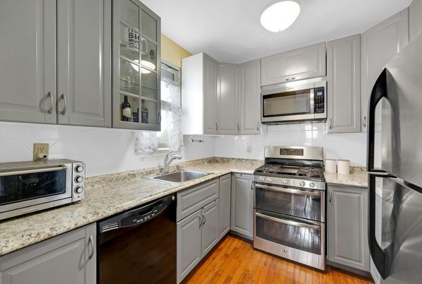 Interior, Kitchen, Stainless Steel Appliances, Wood Texture Flooring