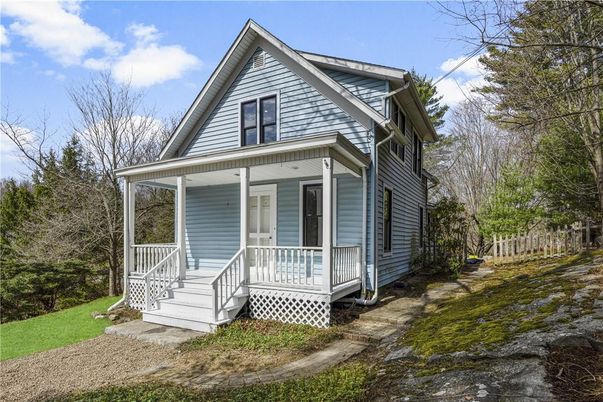 Exterior, Facade, Queen Anne Victorian