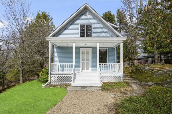 Backyard, Exterior, Facade, Queen Anne Victorian