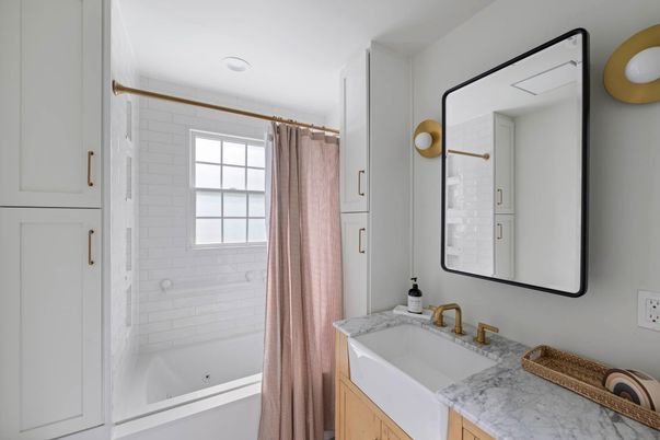Bathroom, Interior, Recessed Lighting