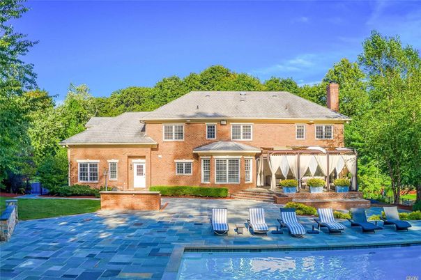Backyard, Exterior, Facade, Brick Facade, Georgian