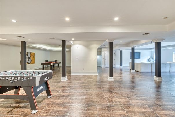 Game Room, Interior, Recessed Lighting
